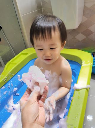 주식회사 권브라더스 [권브라더스] 목욕놀이 필수템, 핑키공주 유아버블클렌저 300ml 대용량 몽글몽글 구름 속 딸기향 — 5점을 준 리뷰어가 2022년 1월 올린 사용 사진