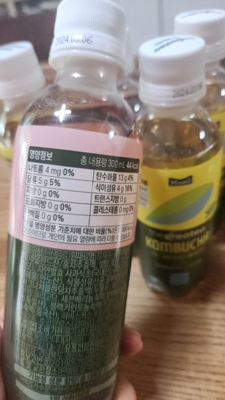 더그레잇티 콤부차 [매일유업] 더그레잇티 44kcal 콤부차 300ml *12개입 (오리지널 6개+베리리치 6개) — 5점을 준 리뷰어가 2023년 8월 올린 사용 사진