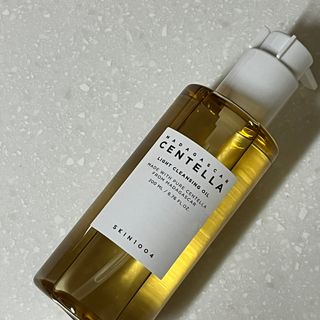 스킨1004 [SKIN1004] 마다가스카르 센텔라 라이트 클렌징 오일 200ml — 5점을 준 리뷰어가 2024년 8월 올린 사용 사진