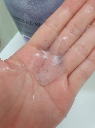 벨먼 내추럴스파 수분광채 스크럽 바디워시 600ml 5종 — 5점을 준 리뷰어가 2022년 5월 올린 사용 사진