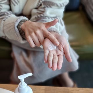 엠디스픽 무향 바리스타 핸드크림 대용량 250g — 5점을 준 리뷰어가 2022년 11월 올린 사용 사진