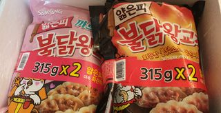 삼양냉동 [삼양] 얇은피불닭왕교자+얇은피까르보불닭왕교자 총4팩 — 4점을 준 리뷰어가 2021년 2월 올린 사용 사진