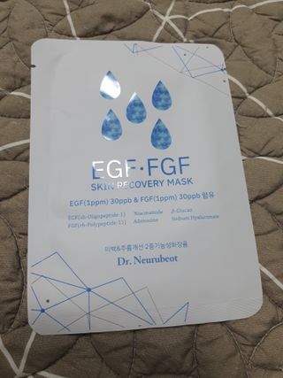Dr.느루벗 느루벗 EGF FGF 스킨 리커버리 마스크 10장 — 5점을 준 리뷰어가 2021년 3월 올린 사용 사진