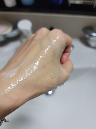 바디셀런스 벤토나이트 데일리 약산성 딥클렌징폼 120ml — 3.5점을 준 리뷰어가 2021년 12월 올린 사용 사진