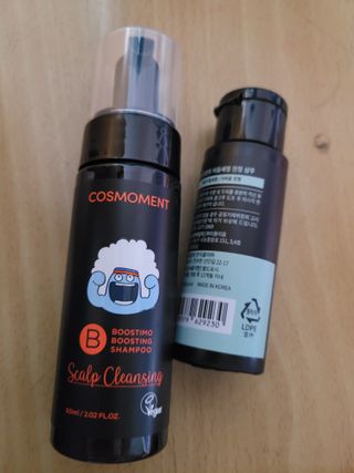 코스모먼트 부스티모 부스팅샴푸60ml + 비듬세정 진정샴푸50ml — 5점을 준 리뷰어가 2022년 1월 올린 사용 사진