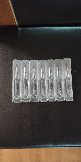 유니베르소 산소앰플 7일 집중케어 앰플 — 5점을 준 리뷰어가 2021년 4월 올린 사용 사진
