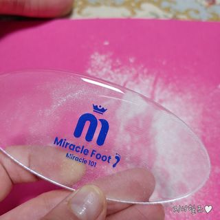 미라클풋 유리발각질제거기 물없이 쓱싹쓱싹 몇번만에 발각질 완벽제거 — 5점을 준 리뷰어가 2021년 9월 올린 사용 사진