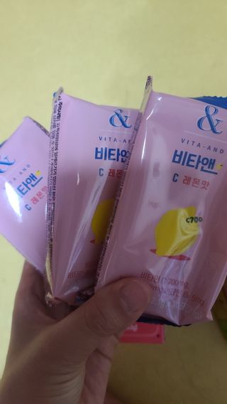 비타앤C 레몬맛, 망고맛 — 5점을 준 리뷰어가 2021년 6월 올린 사용 사진