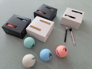 더위치골프(thewitchgolf) 프리미엄 골프 공 더위치골프 매트 펄 컬러의 3피스볼 더위치골프 골프볼 선물세트 — 5점을 준 리뷰어가 2023년 9월 올린 사용 사진
