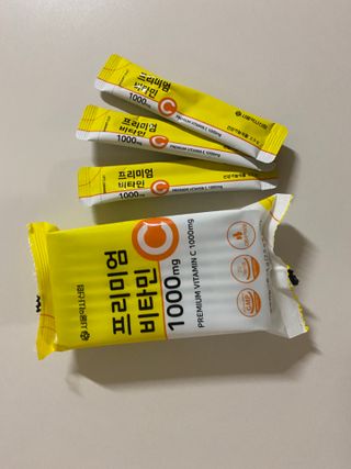 서울약사신협 프리미엄 비타민C 1,000mg_2.5g x 50포 — 5점을 준 리뷰어가 2021년 9월 올린 사용 사진