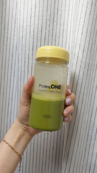 프로티원 단백질쉐이크 녹차맛 2주분 1통+보틀 — 5점을 준 리뷰어가 2021년 4월 올린 사용 사진
