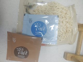 [풀무원] 자연은맛있다 정면, 백면, 홍면  세트 — 5점을 준 리뷰어가 2021년 4월 올린 사용 사진