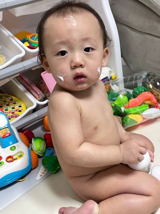 mom e 맘이 내추럴 베이비 케어 샴푸앤바스+로션 — 5점을 준 리뷰어가 2021년 1월 올린 사용 사진