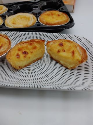 디앙뜨 포르투갈 에그타르트 오리지널 맛+패션후르츠 맛 중 택1 — 4점을 준 리뷰어가 2021년 7월 올린 사용 사진