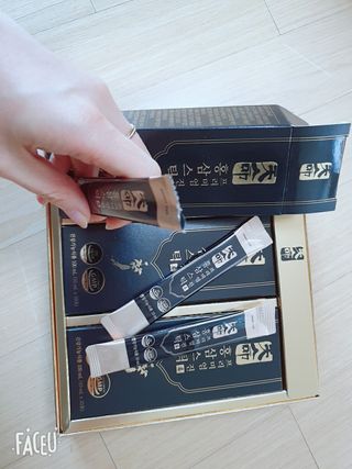 헬스업_천명진프리미엄홍삼스틱_10ml x 30포 — 5점을 준 리뷰어가 2021년 2월 올린 사용 사진