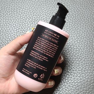 난나 살몬 스파이더 검버섯 미백 톤업 화이트닝 연어 앰플 크림 300ml 대용량 — 5점을 준 리뷰어가 2022년 8월 올린 사용 사진