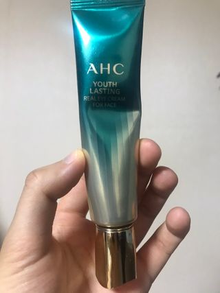 [NEW 탄력유턴 아이크림] AHC 유스 래스팅 리얼 아이크림 포 페이스 — 4점을 준 리뷰어가 2021년 2월 올린 사용 사진