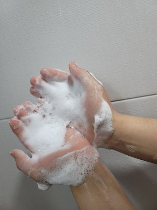 버텍스넘버원 버텍스 넘버원 햄프씨드오일 샴푸 — 5점을 준 리뷰어가 2022년 4월 올린 사용 사진