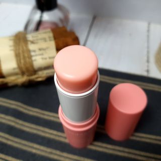 스킨큐어 산다화 카멜리아 안티 링클 멀티밤 — 5점을 준 리뷰어가 2022년 1월 올린 사용 사진