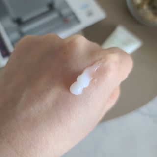 유이크 바이옴 레미디 수딩크림 (50ml) — 5점을 준 리뷰어가 2022년 7월 올린 사용 사진