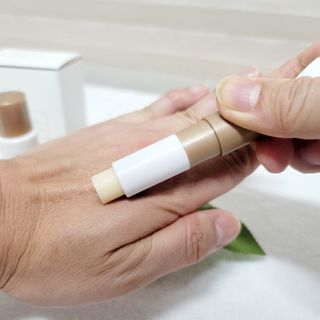 더사가오브수 [사가수] 효혜윤 보태니컬 에너지 에센스인로션 20ml /아이포올 스틱 3g — 5점을 준 리뷰어가 2023년 2월 올린 사용 사진