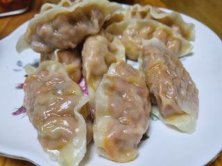 삼양냉동 [삼양] 얇은피불닭왕교자+얇은피까르보불닭왕교자 총4팩 — 5점을 준 리뷰어가 2021년 2월 올린 사용 사진