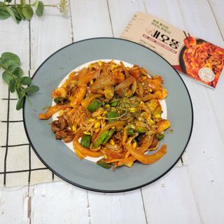 화끈한녀석들 새오똥400g 새우,오징어,똥집 볶음요리 소스,밀떡, 참기름 포함 — 5점을 준 리뷰어가 2022년 11월 올린 사용 사진