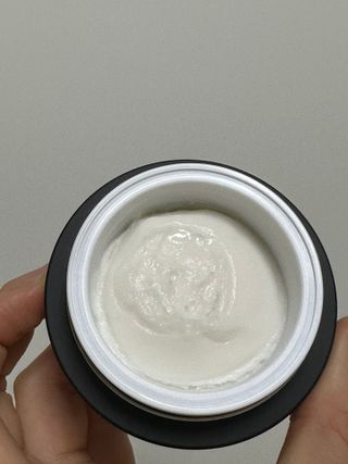 오투에니원 갈락토미세스 비타민 C 프리미엄 블랙스완 크림 50g — 5점을 준 리뷰어가 2022년 12월 올린 사용 사진