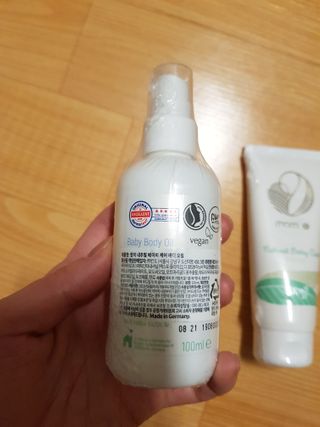 mom e 맘이 내추럴 베이비 케어 크림+바디오일 — 5점을 준 리뷰어가 2021년 1월 올린 사용 사진