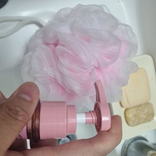 벨먼 내추럴스파 수분광채 스크럽 바디워시 600ml 5종 — 5점을 준 리뷰어가 2022년 5월 올린 사용 사진