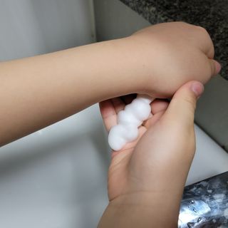 원스어윅 핸드워시 모링가향 본품1 + 리필파우치3 — 5점을 준 리뷰어가 2021년 1월 올린 사용 사진