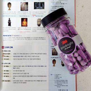 3M 소음방지 수면 귀마개 굿나잇 이어플러그 오렌지/퍼플 50쌍 — 5점을 준 리뷰어가 2023년 7월 올린 사용 사진