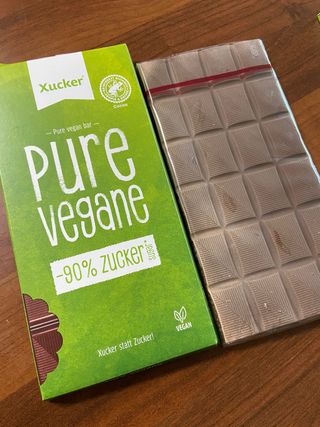 당류2g 자일리톨로 단맛을낸 슈카 퓨어비건 무설탕초콜릿 Xucker vegan 2개입 — 5점을 준 리뷰어가 2021년 4월 올린 사용 사진