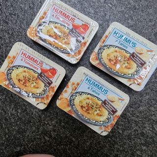 [유픽]간편하게 즐기는 고단백 상온보관 후무스 2종, 총 4개 토마토맛/타히니맛[올리브맛 제외] — 3점을 준 리뷰어가 2021년 2월 올린 사용 사진