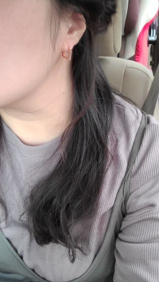 [골드앤디어] 14K 사각 네모 원터치 귀걸이_3color — 5점을 준 리뷰어가 2021년 6월 올린 사용 사진