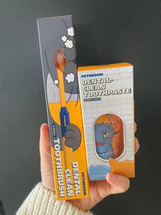 Pethroom 페스룸 PETHROOM DENTAL CARE SET 페스룸 덴탈 케어 세트 / 덴탈 클린 칫솔 + 덴탈 클린 치약 — 5점을 준 리뷰어가 2020년 12월 올린 사용 사진