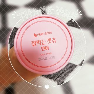 페페로니 잘 먹는 캣츄 - 알래스카 연어 24개입 — 5점을 준 리뷰어가 2021년 7월 올린 사용 사진