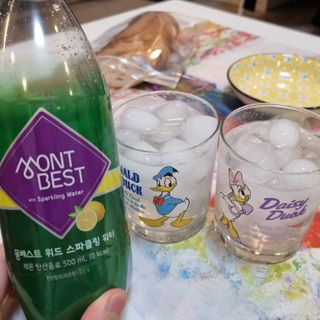 몽베스트 Montbest with Sparkling water Lemon OR Lime 20병(랜덤) — 5점을 준 리뷰어가 2022년 11월 올린 사용 사진
