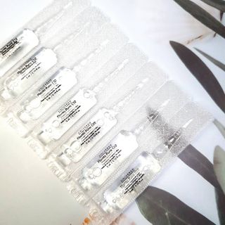 유니베르소 산소앰플 7일 집중케어 앰플 — 5점을 준 리뷰어가 2021년 4월 올린 사용 사진