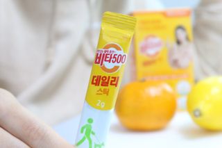 광동생활건강 [제니에디션] 비타500데일리스틱 gift set 60포+제니굿즈 3종+쇼핑백 — 5점을 준 리뷰어가 2021년 11월 올린 사용 사진