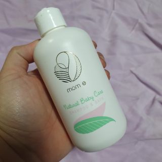 mom e 맘이 내추럴 베이비 케어 샴푸앤바스+로션 — 5점을 준 리뷰어가 2021년 1월 올린 사용 사진