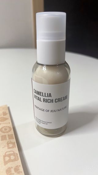 제주인디 카멜리아 바이탈 리치크림 (이너보틀 에디션) — 5점을 준 리뷰어가 2023년 4월 올린 사용 사진