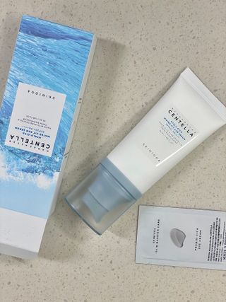 [스킨1004] 마다가스카르 센텔라 히알루-시카 워터핏 선세럼 50ml — 5점을 준 리뷰어가 2024년 5월 올린 사용 사진