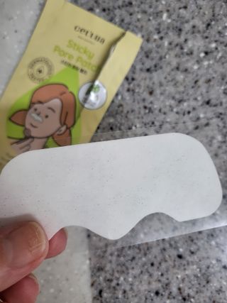 세뚜아(Cettua) 세뚜아 스티키 포어 패치 Cettua Sticky Pore Patch — 5점을 준 리뷰어가 2023년 6월 올린 사용 사진