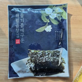 [해림맛김] 들기름에 구운 바삭바삭 김 4종 세트 + 1종 랜덤발송 총5개입 — 5점을 준 리뷰어가 2021년 2월 올린 사용 사진