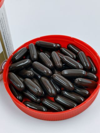 Swisse 스위스 고함량 프로폴리스 2,000mg 210정 — 4.5점을 준 리뷰어가 2021년 11월 올린 사용 사진