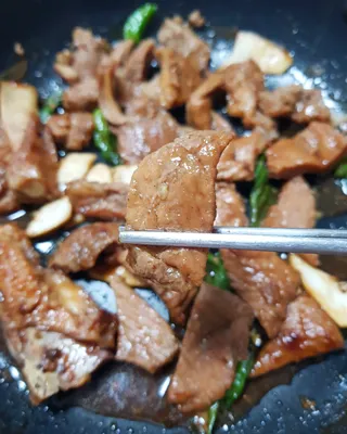소담스퀘어 상암 통큰오리착한삼겹 1석3조수제양념돼지갈비 — 4점을 준 리뷰어가 2022년 12월 올린 사용 사진