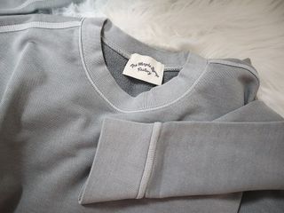 MAPLESYRUPFACTORY 메이플 피그먼트 맨투맨 8.COL — 4점을 준 리뷰어가 2022년 12월 올린 사용 사진