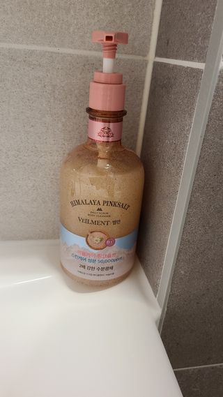 벨먼 내추럴스파 수분광채 스크럽 바디워시 600ml 5종 — 5점을 준 리뷰어가 2022년 5월 올린 사용 사진
