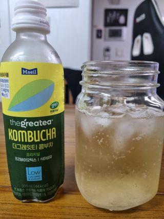 더그레잇티 콤부차 [매일유업] 더그레잇티 44kcal 콤부차 300ml *12개입 (오리지널 6개+베리리치 6개) — 5점을 준 리뷰어가 2023년 7월 올린 사용 사진
